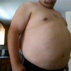 Bigcuddlyfa, a 430lbs fat appreciator From United States