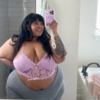 Growingellex, a 450lbs feedee From United States