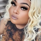 Makeupbyparis26, a 457lbs foodie From United States