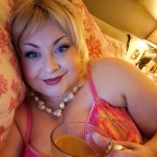 BeckaBoo, a 100lbs foodie From United Kingdom