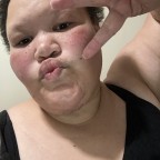 ChipmunkCheeks, a 280lbs foodie From United States