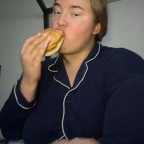 Msummer, a 235lbs feedee From United Kingdom