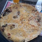 Readytopop, a 275lbs feeder From United Kingdom