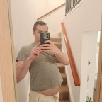 Dadbod Gainer, a 230lbs feedee From New Zealand