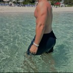 Nycfeeder, a 210lbs feeder From United States