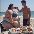 Butyoucouldbefatter, a 202lbs fat appreciator From United Kingdom