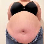 Roundandjiggly, a 260lbs feedee From France